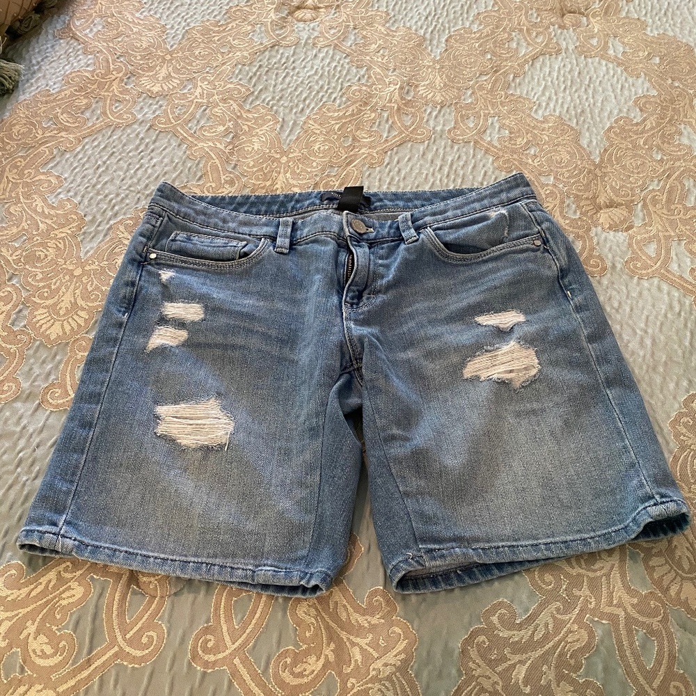 White House black market denim shorts size 4